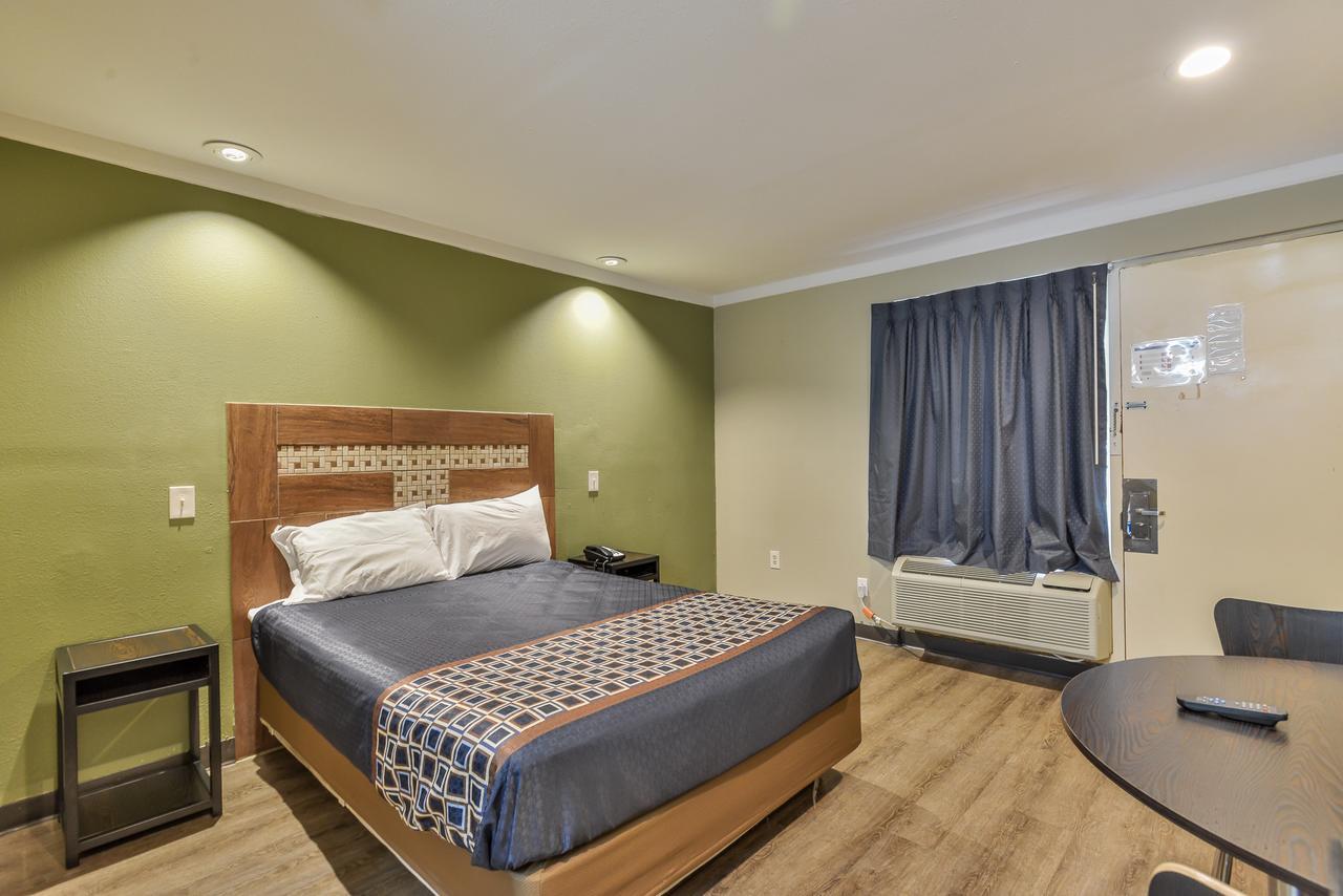 Budgetel Inn And Suites Ралі Екстер'єр фото