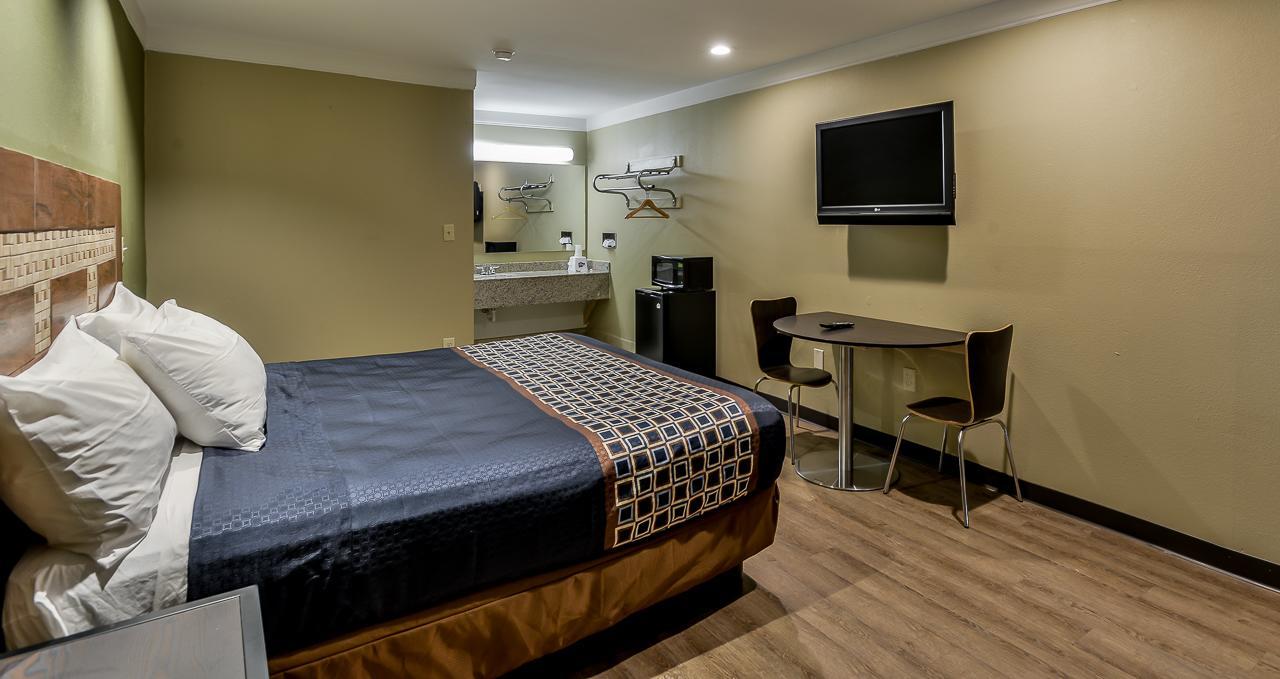 Budgetel Inn And Suites Ралі Екстер'єр фото